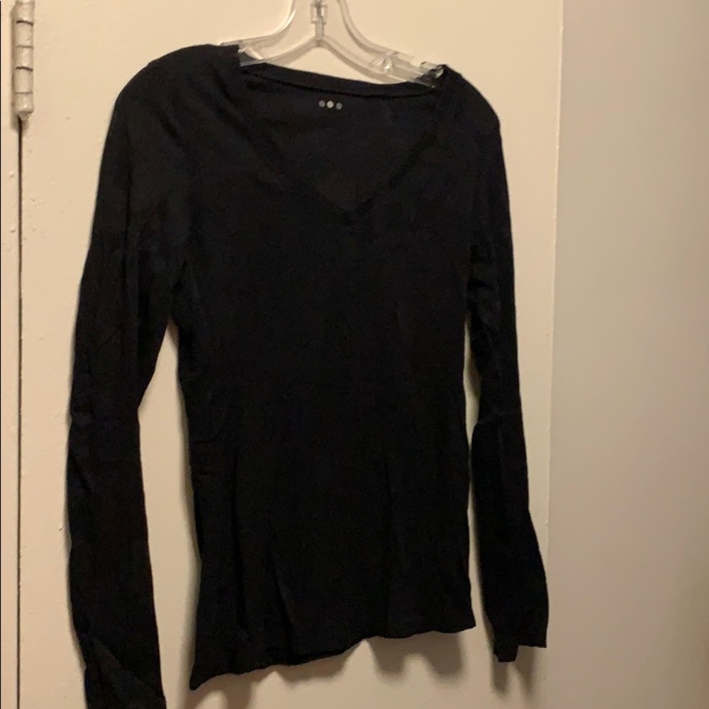 Three Dots Long sleeve fitted v neck